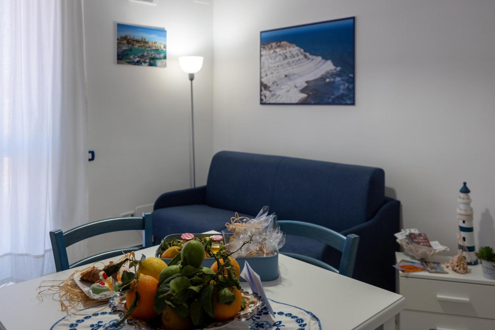 Casa Vacanze La Casetta Di Zinu' Porto Empedocle Exterior foto